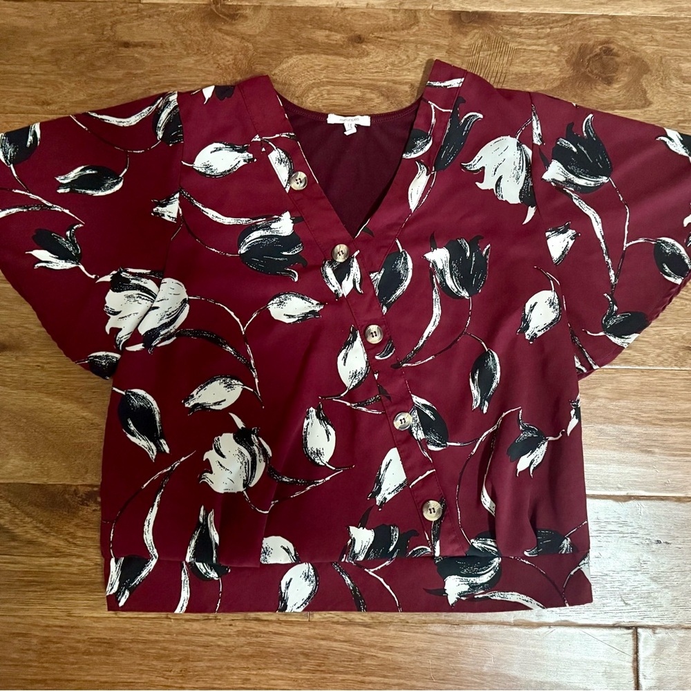 Maurices Red and Black Short Sleeve Notched Collar Blouse